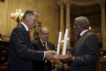 Kofi Annan receives award